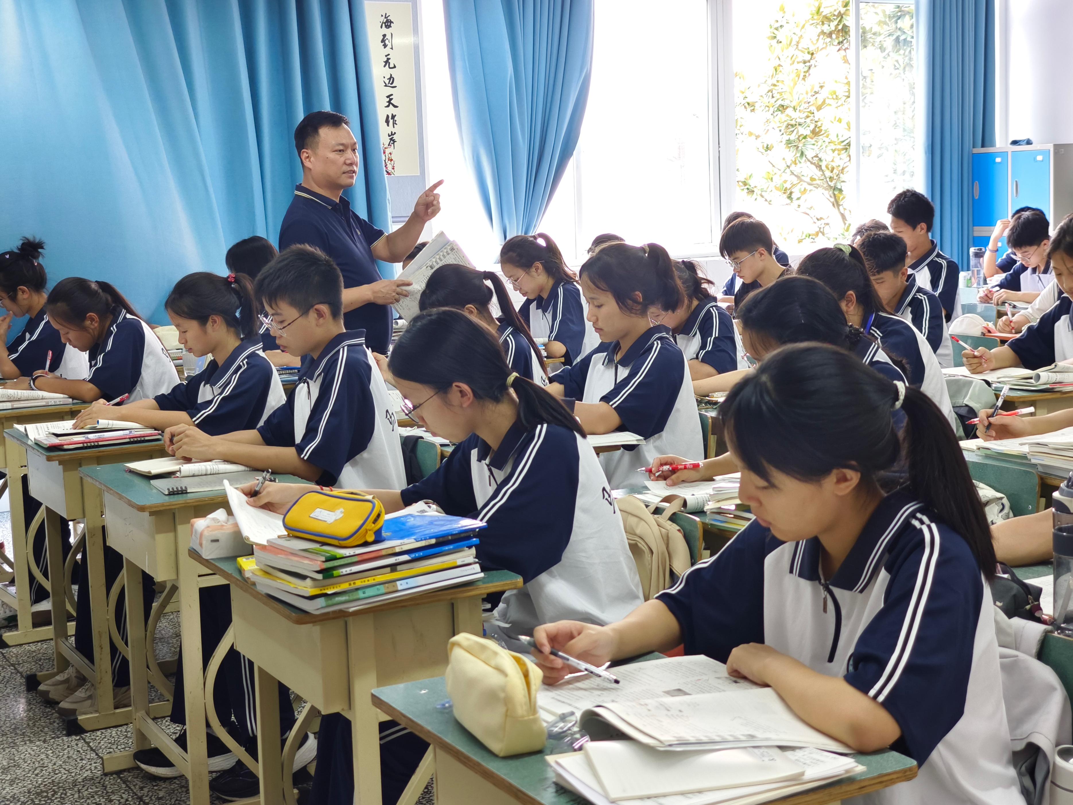 鎸叴涔℃潙鏁欒偛鐐逛寒瀛╁瓙鏈潵,鎸叴鏁欒偛鐨勫垵蹇冨拰浣垮懡