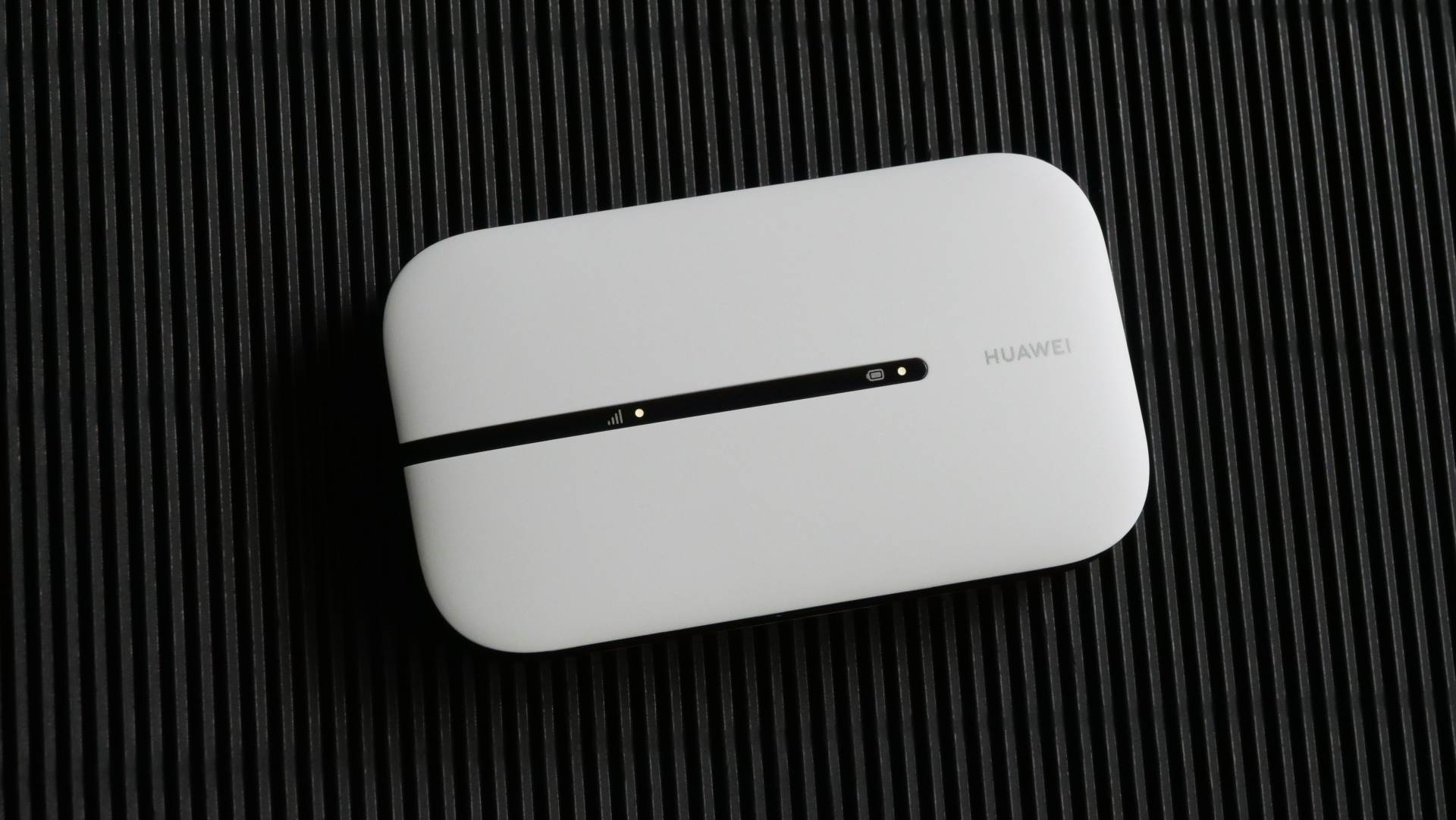 华为随行WiFi3测评,华为随行wifi3带的电信卡好用么