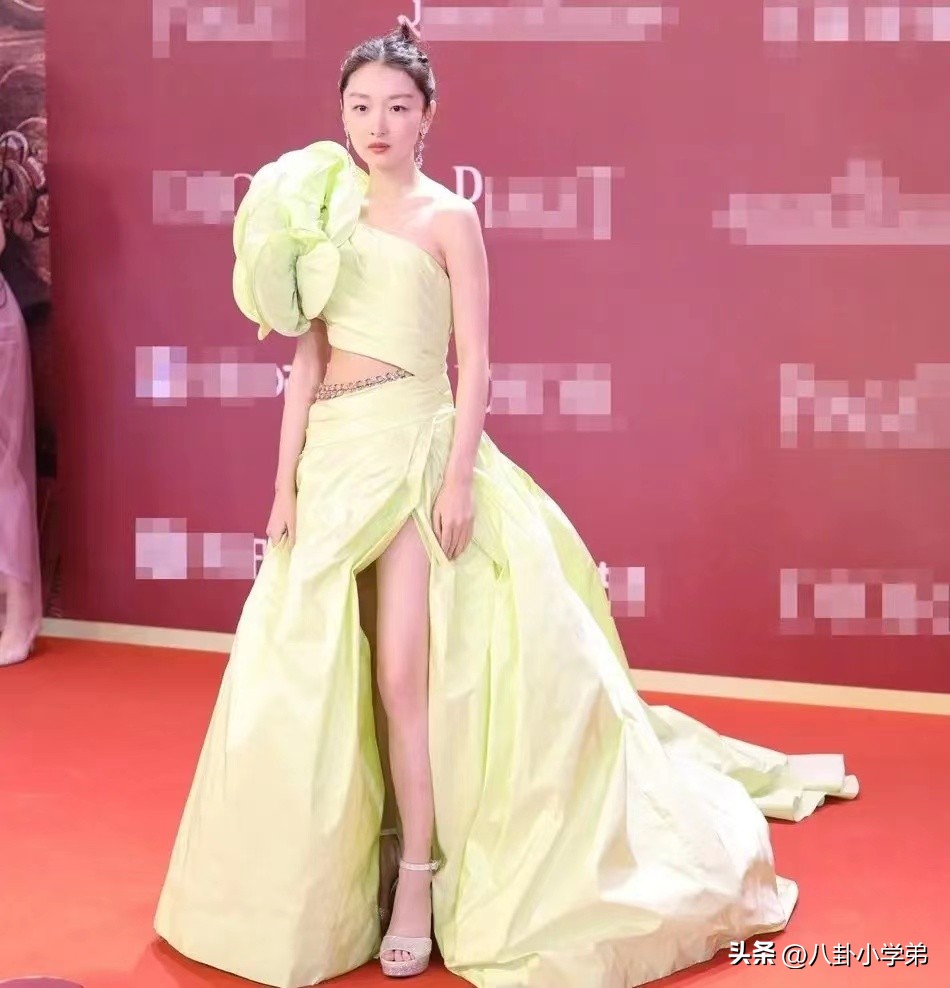 周冬雨如何化解尴尬,有一种尴尬叫周冬雨