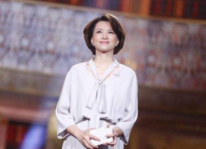 央视一姐李红现状,央视一姐长相不输董卿