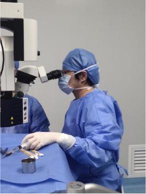 角膜失代偿移植角膜,角膜移植3个月了视力模糊重影