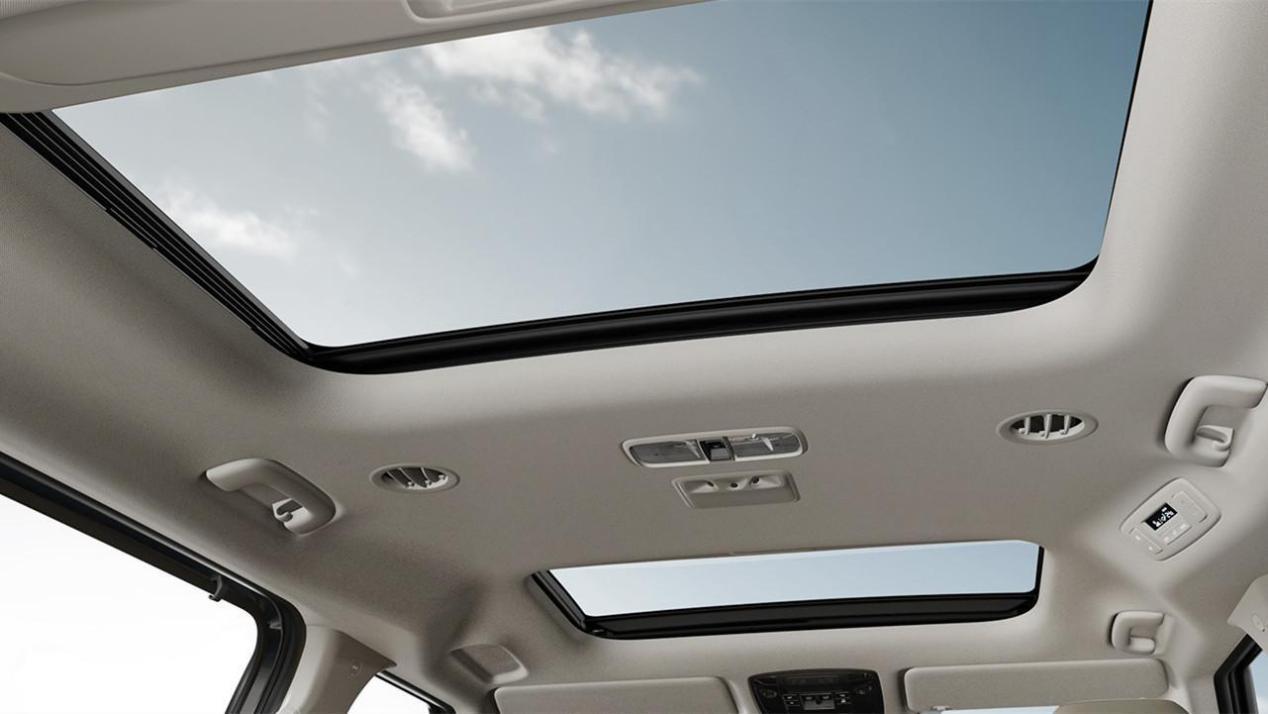 全新起亚嘉华实车很有商务风格,全新款起亚嘉华mpv版