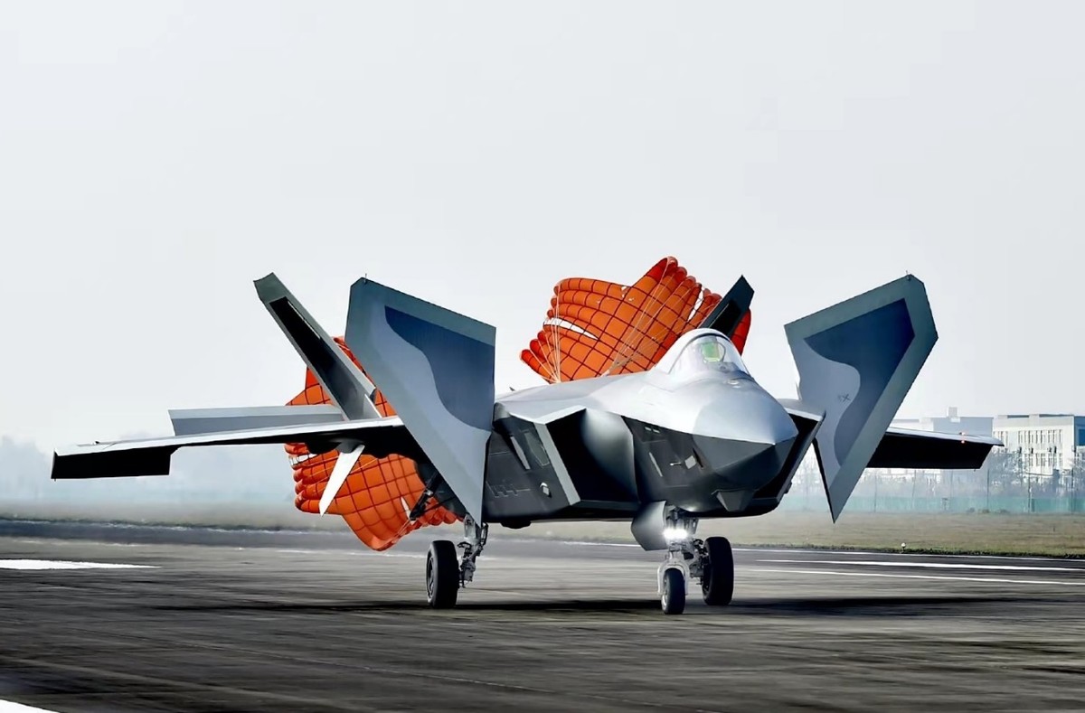 日本空自飞行员,解放军空对地火力压制