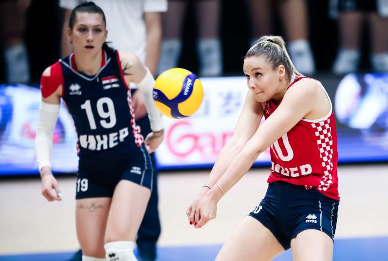 3:0中国女排横扫波兰队,中国女排3-0横扫日本