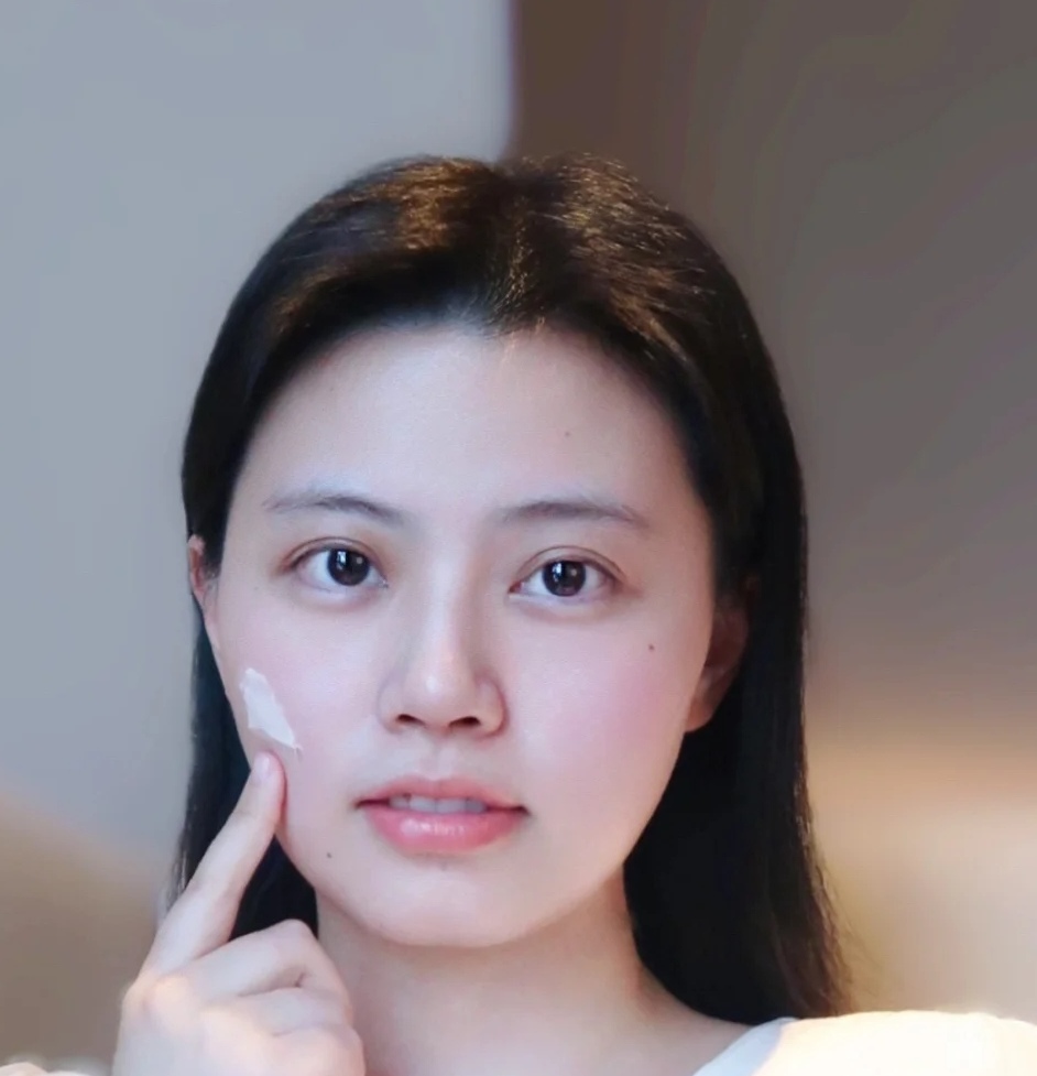 推荐一款保湿水乳40多岁女士用,什么牌子的水乳好用不刺激肌肤