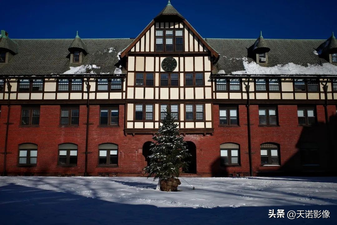 理光GRⅢGRⅢx为什么要双持?