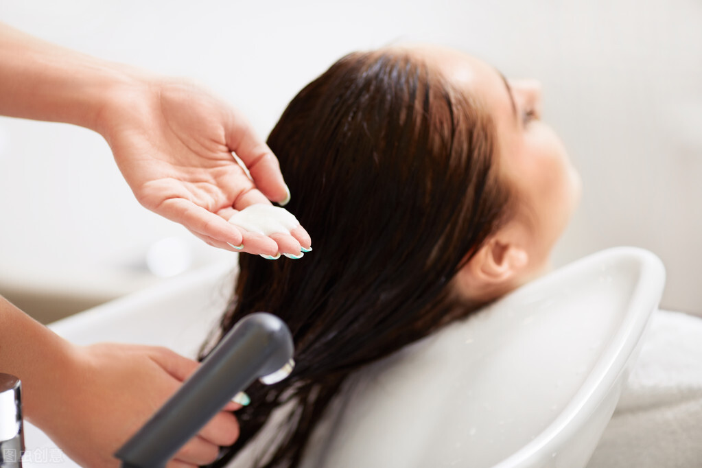 染发妙招家里,染发每一步都有拯救发质的方法