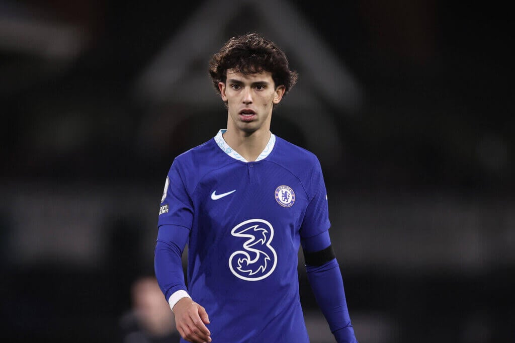 英超球衣胸前广告收入,英超各个球队球衣赞助商印制