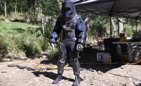 如果被蛇吞下了会发生什么,人被蛇活吞的实验