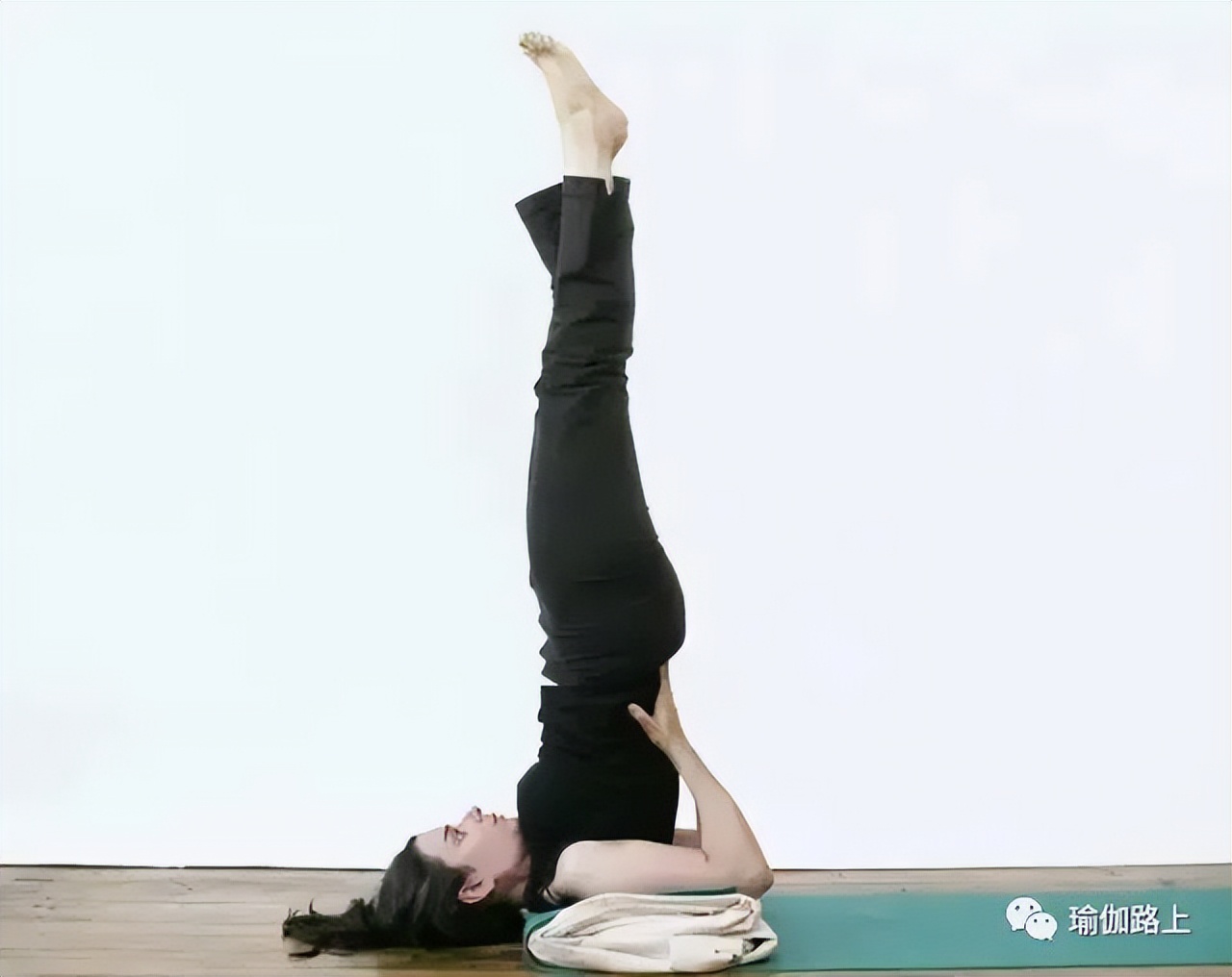 初学者瑜伽体式串联教学,初学者瘦肚子的瑜伽体式