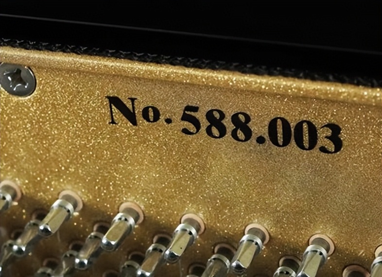 深圳二手钢琴翻新,如何辨别新钢琴和二手钢琴