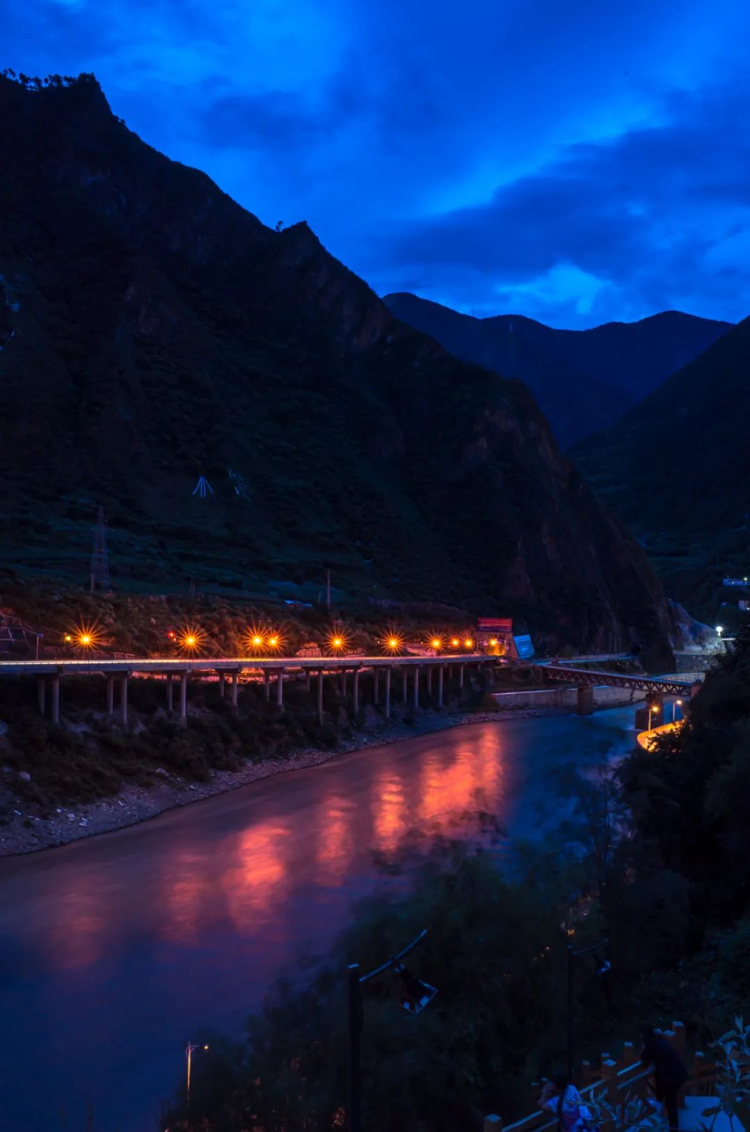 上有天堂下有西藏,上有天堂下有云南