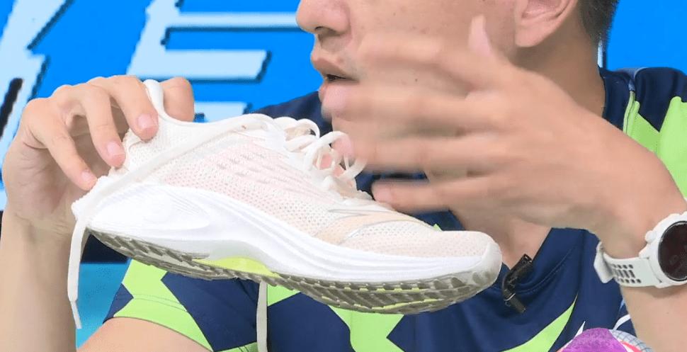 初中生1000米跑鞋推荐500元左右 (国货有哪些400元左右跑鞋值得入手)