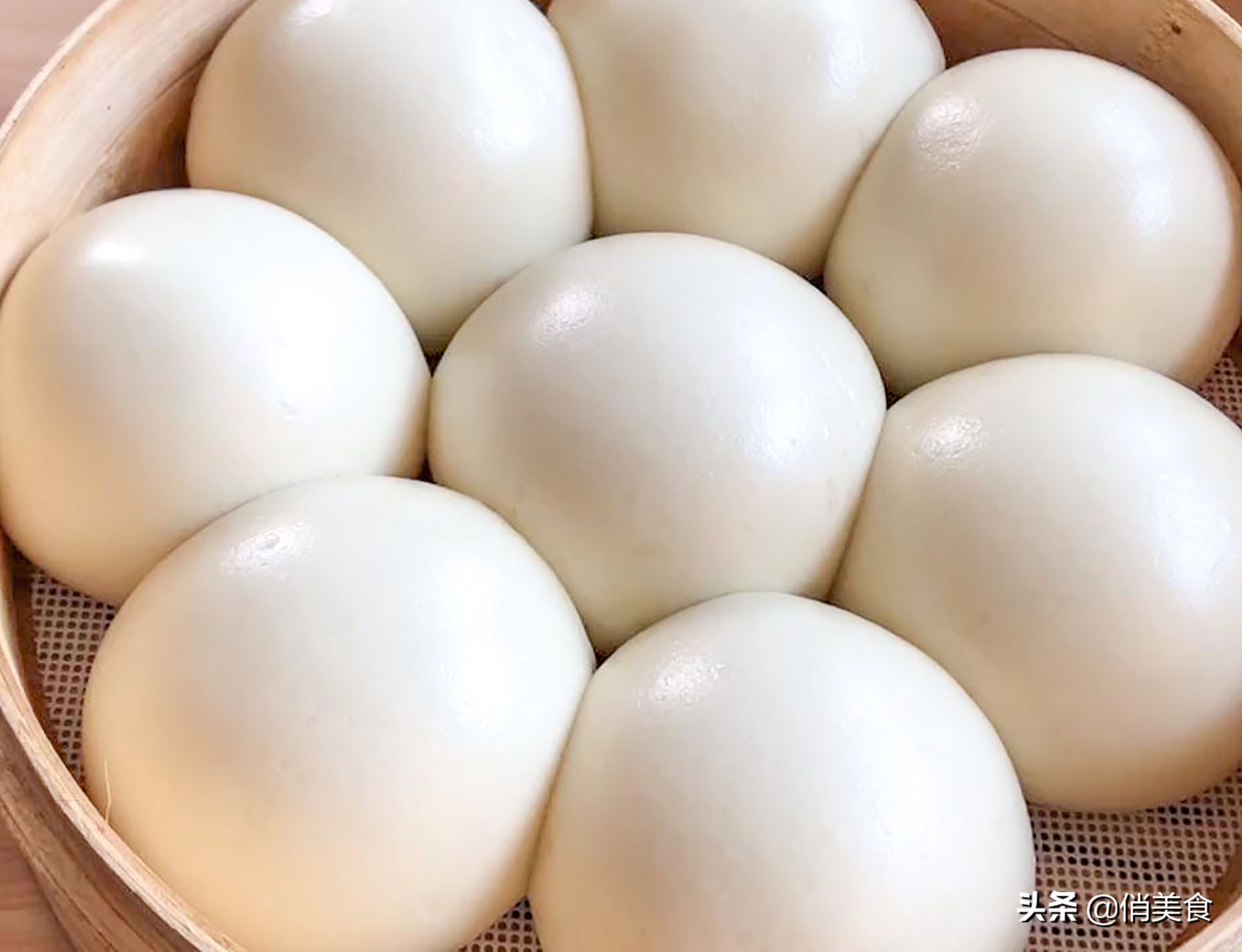 蒸馒头蓬松暄软的诀窍,白馒头一斤面粉加多少酵母