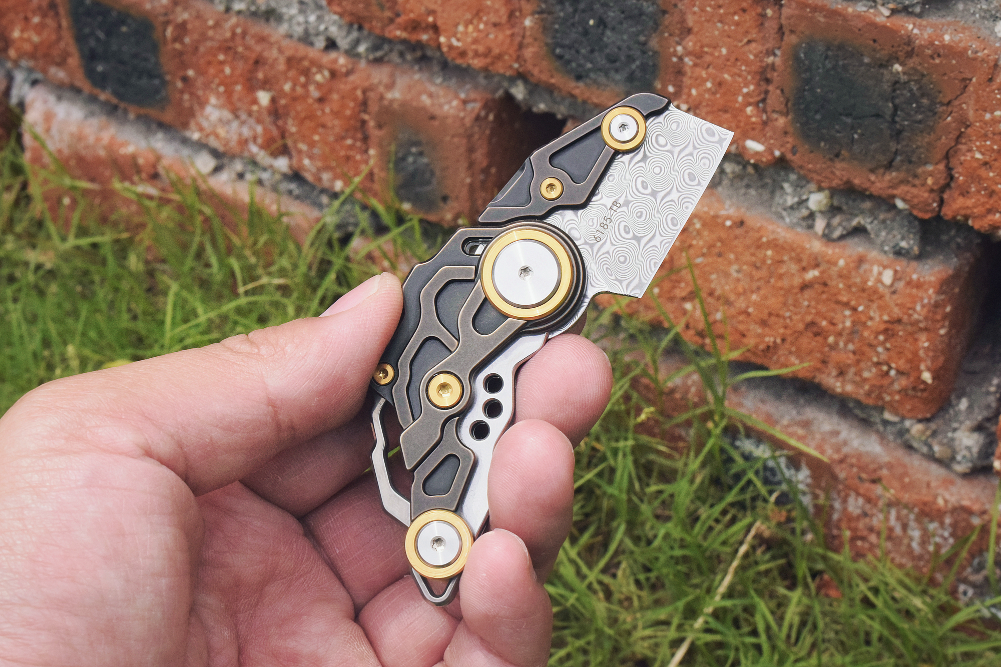 浓浓机甲风，把玩实用两相宜！三刃木大马士革挂脖*刀折**体验