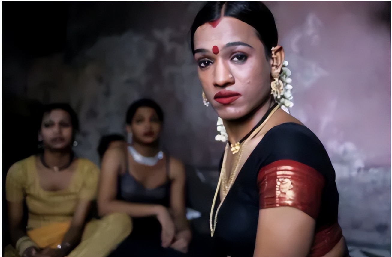 “人妖”——泰国旅游业的畸形产物