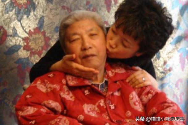 中央台夕阳红主持人黄薇多大,央视主持人黄薇个人简历