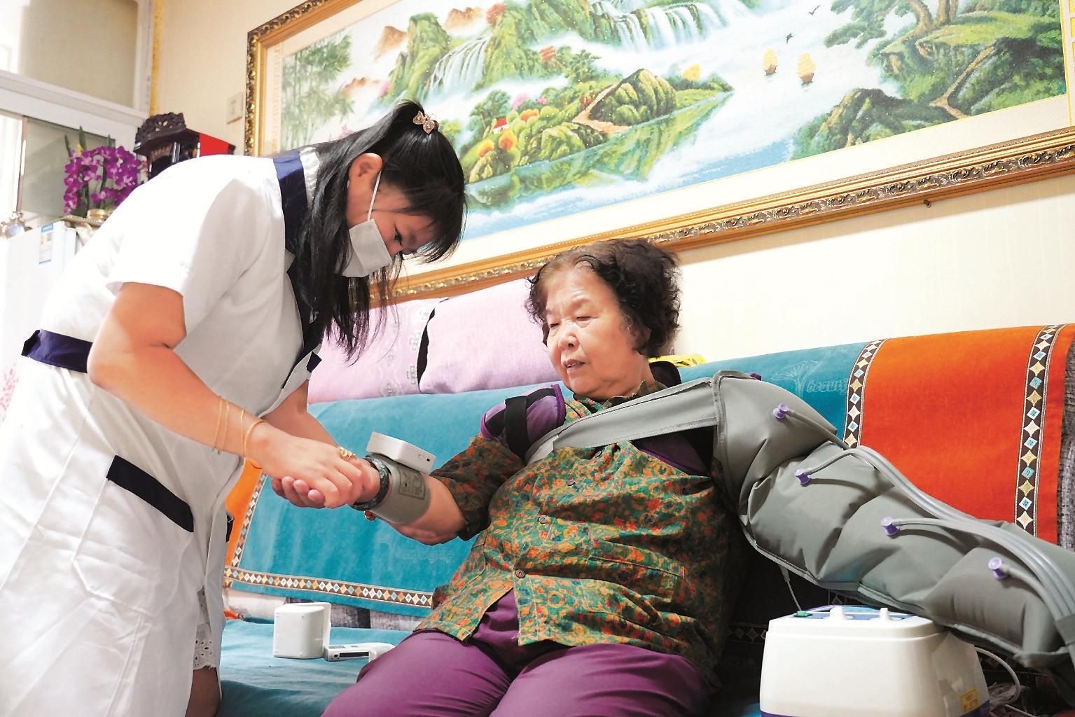 包头给老人买衣服,包头给老人送的礼物