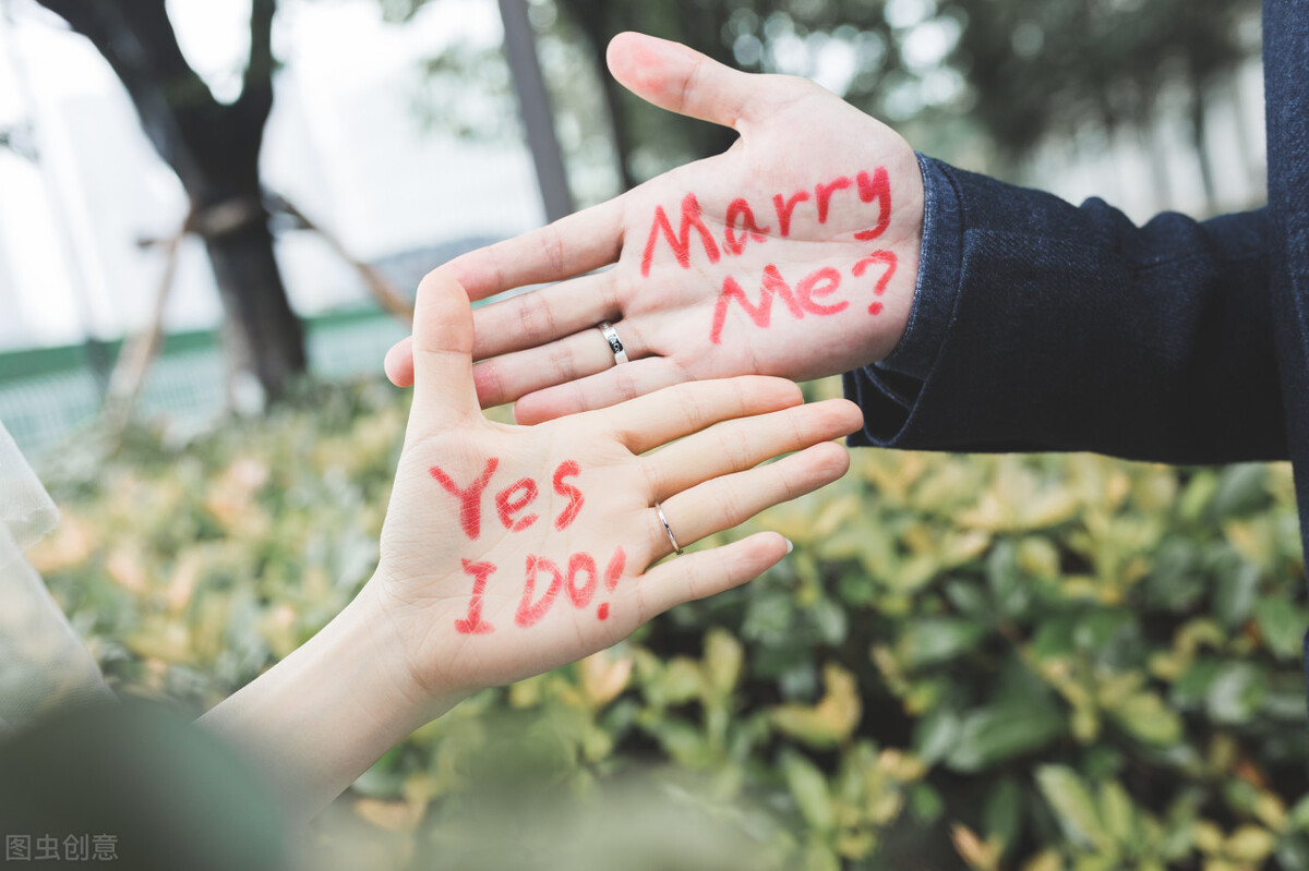 领结婚证第二天我后悔了,为啥领结婚证了却没那么开心