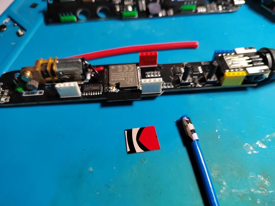 用3d打印笔自制一把98k模型,用3d打印笔自制鱿鱼面具