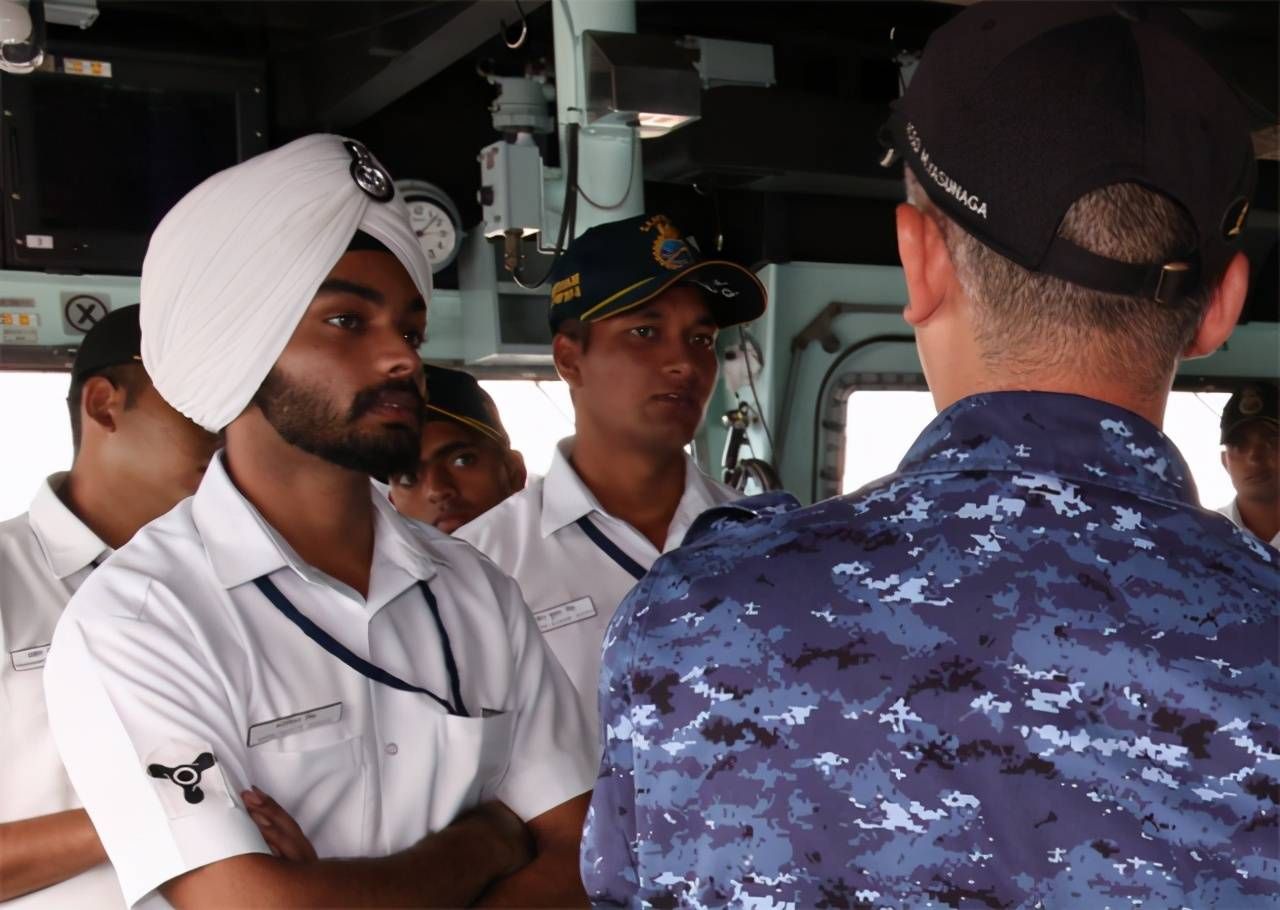 印度对中国的陆上通道,印度军舰保护中东生命线