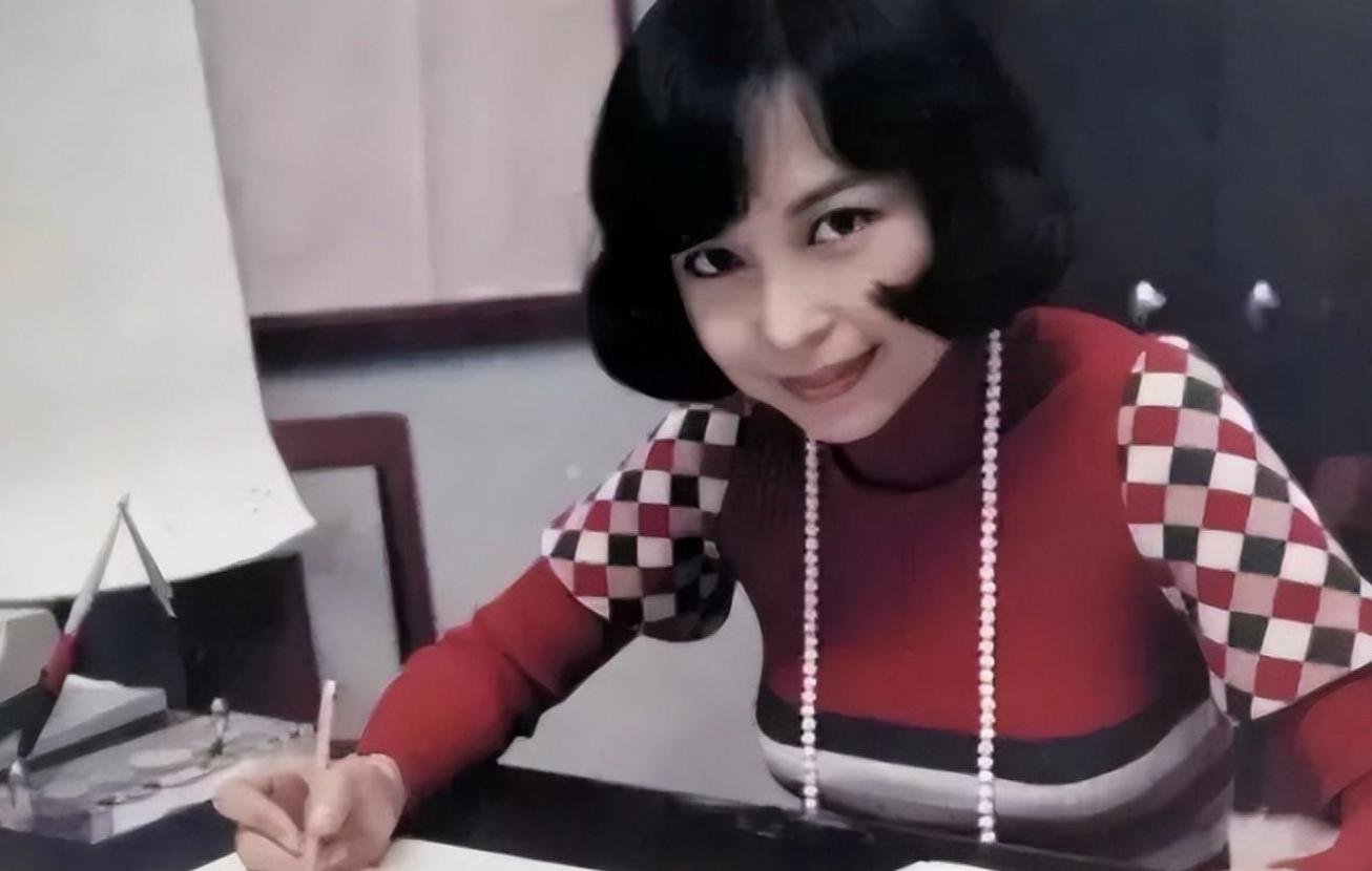 “女版007”狄娜：追求者为其险些自杀，她有着怎样的传奇人生？