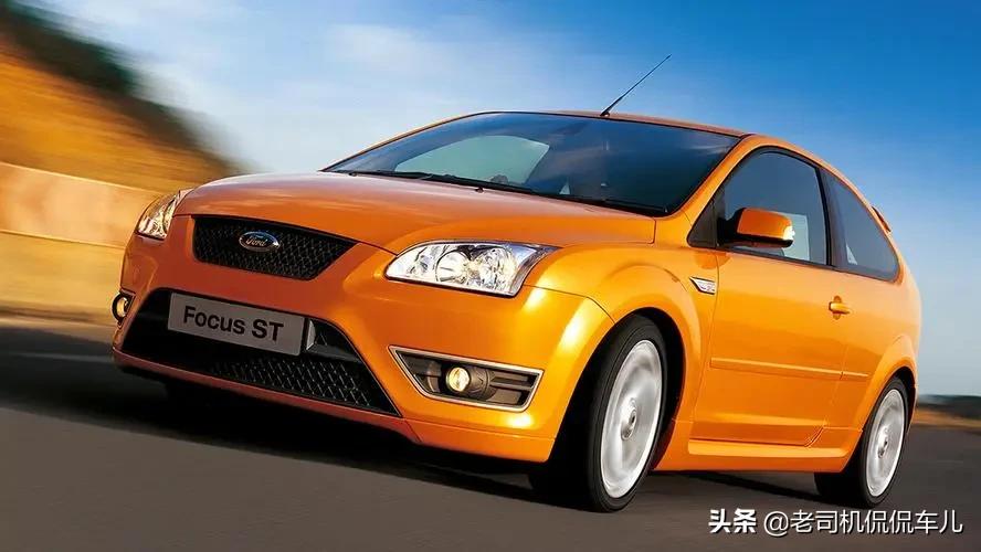 从平民操控神车到小众冷门车，是谁“杀死”了福特福克斯？