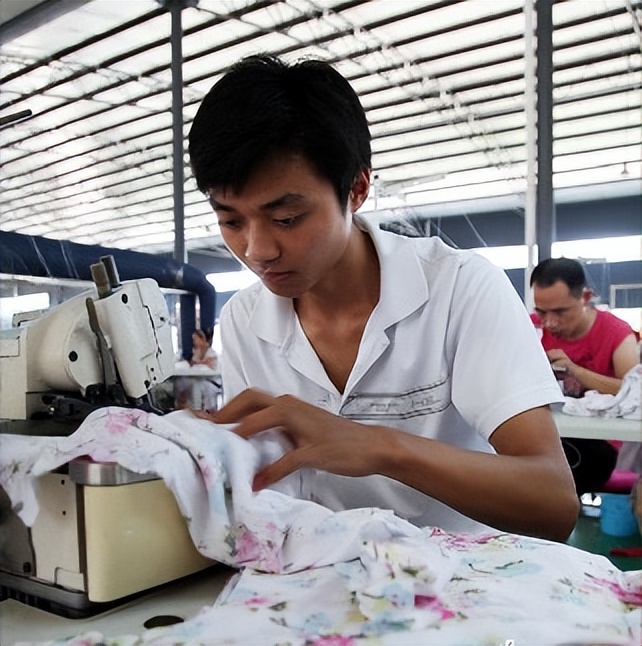 药店招聘营业员猫腻,药店营业员工资低为什么还有人做