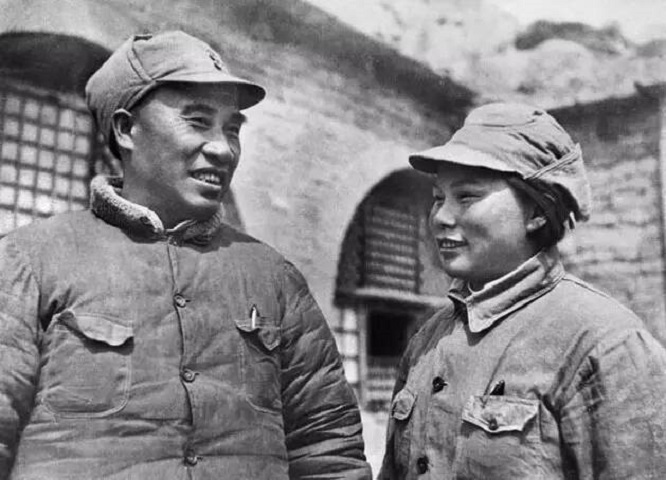 新中国成立后，十大元帅的夫人都做什么工作？又有谁授衔了？