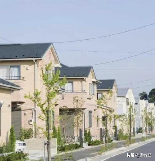 日本房地产泡沫后日本银行股票,日本房地产泡沫前后房价相差多少