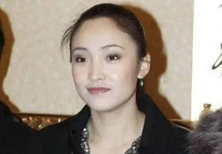 白静嫁入豪门后仅2年被丈夫刺死,白静悲惨的婚姻