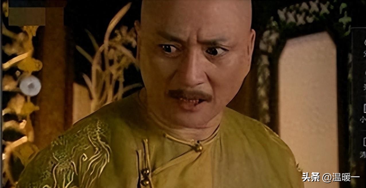 *绑捆**露大胸、台词胡来！这些“*辱侮**”观众的剧情，真把观众当呆子