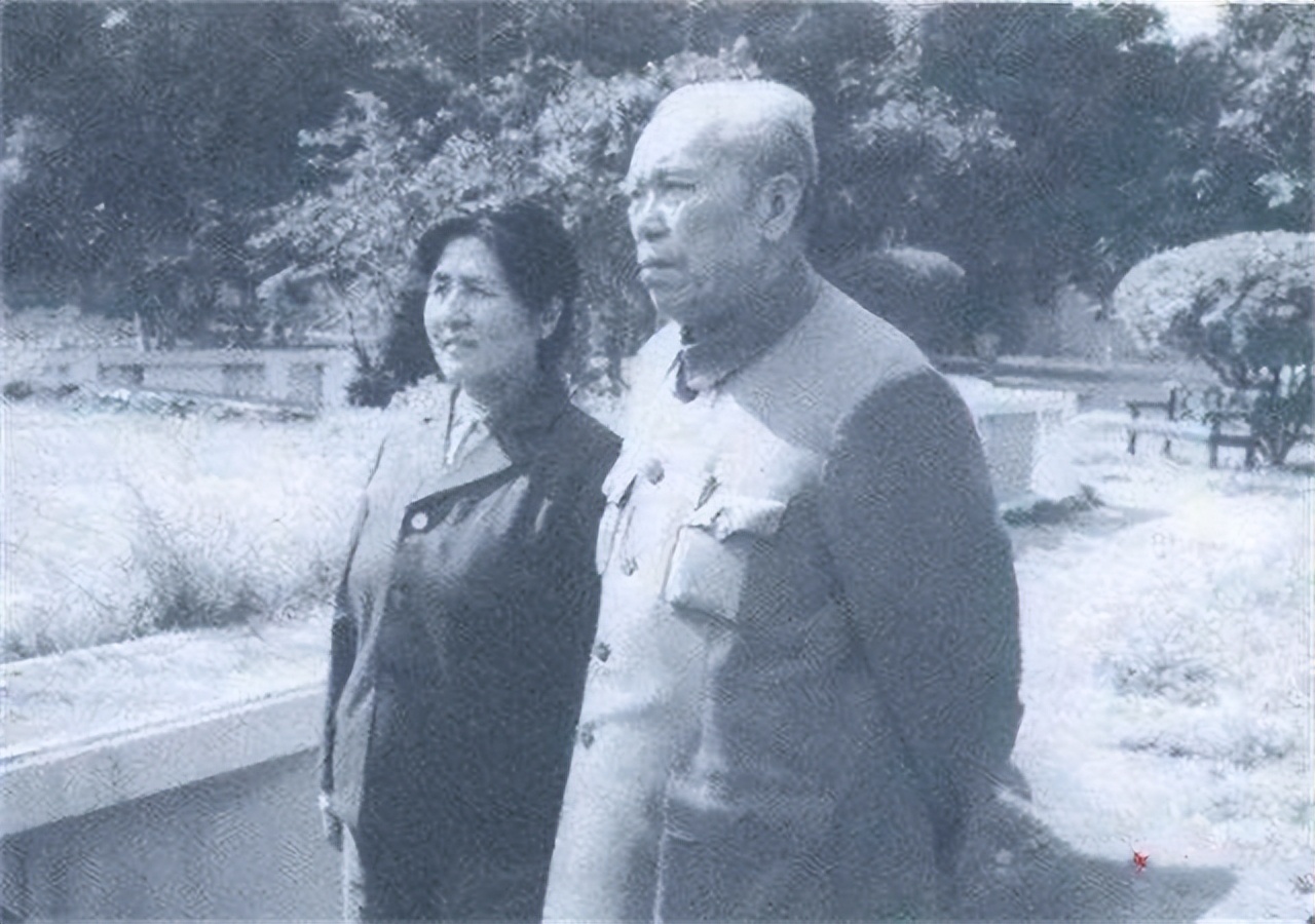 50年志愿军第一次总结大会，彭德怀厉声喝道：38军的梁兴初来了没