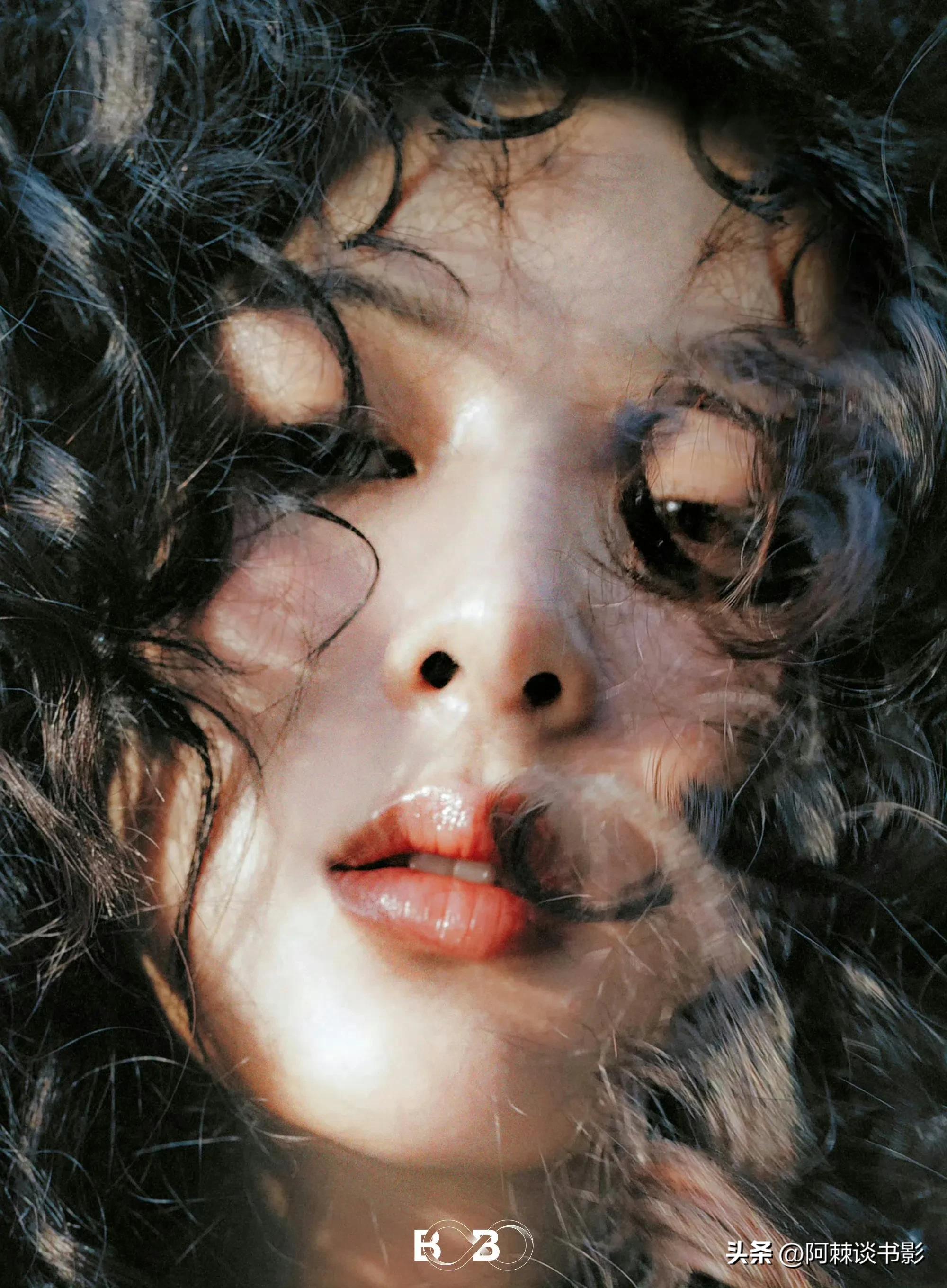 杨紫时尚芭莎上了几个热搜,杨紫芭莎造型被吐槽