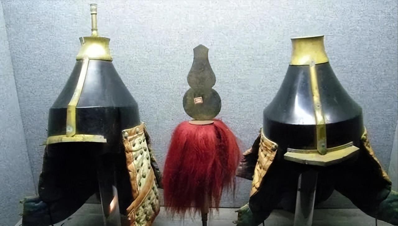 清朝头盔上的盔缨,清朝士兵大部分都用的什么枪