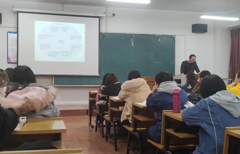 关于世界中世纪史教学改革的思考