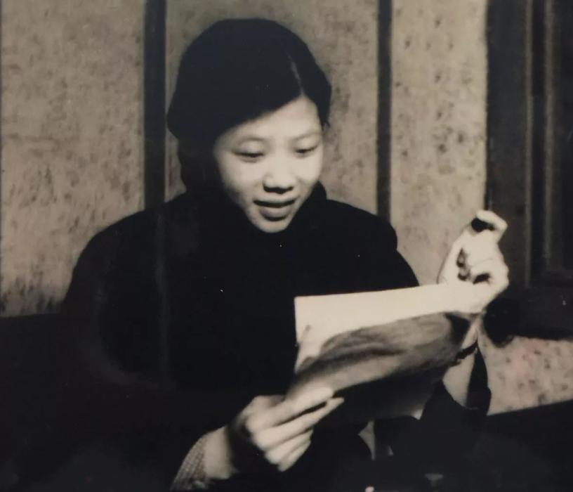 夏青与葛兰的朗诵,夏青和葛兰两人的播音视频