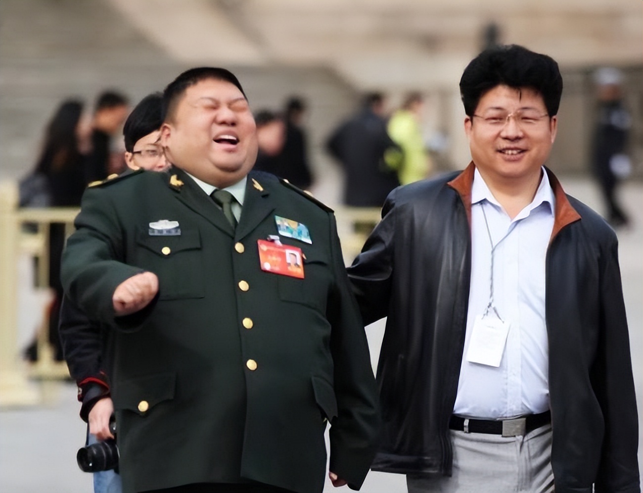 毛主席唯一的孙媳妇，誉为军中一枝花，曾在青藏高原当兵