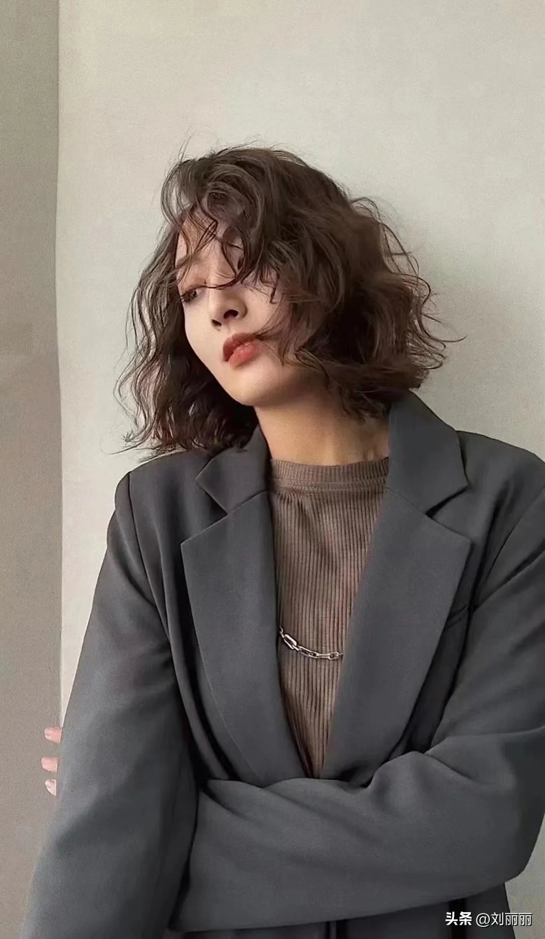 女士发型2020刘海,适合秋冬剪的发型