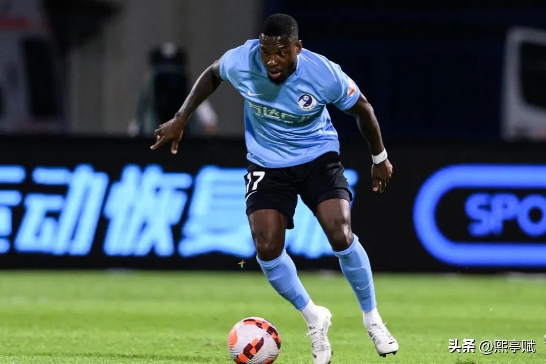 曼佐基会踢球吗,曼佐基进大名单了吗