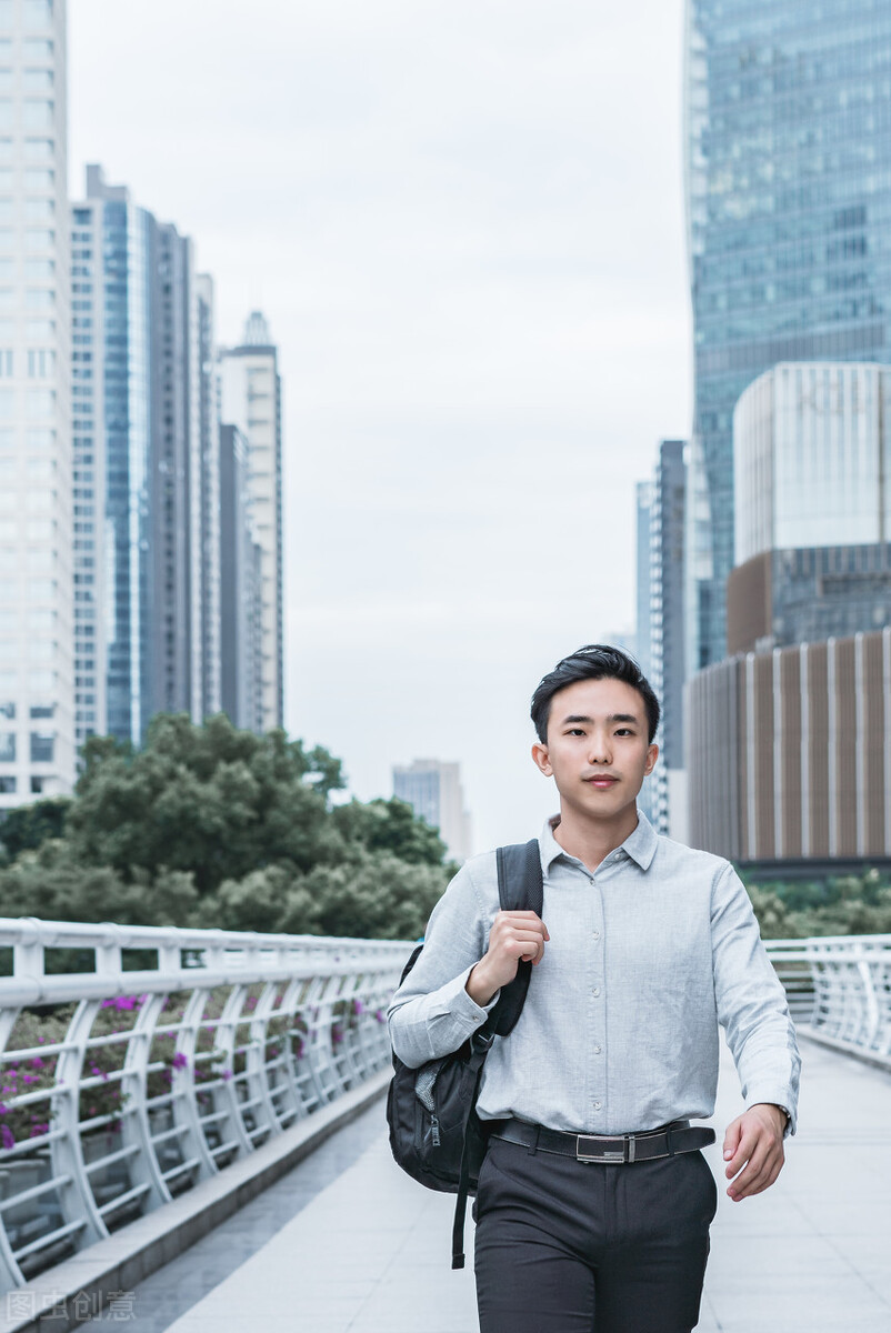 名人创业故事真实白手起家,创业故事白手起家故事内容