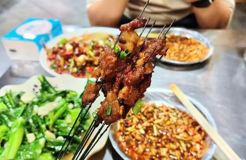 跑完“贵马”吃什么？烟火青云荟萃地方美味抚人心