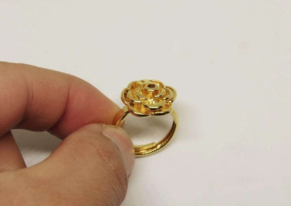 24k黄金精华液真假辨别,用吸铁石能辨别黄金真假吗