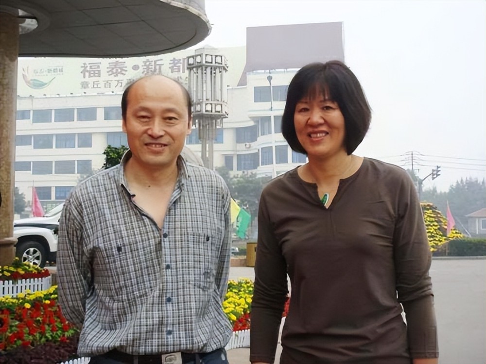 排球队张蓉芳近况 (原中国排球明星张蓉芳近况)