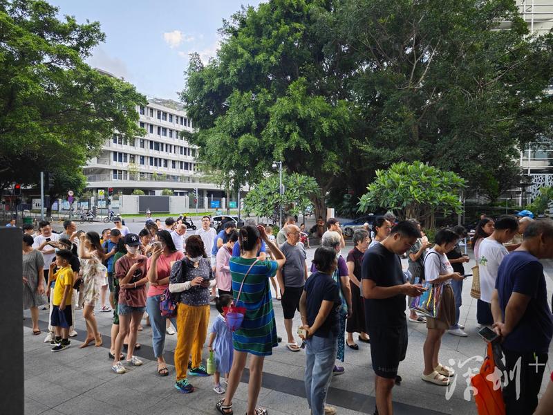 福田晚上摆摊地点,深圳福田园岭四街地摊点