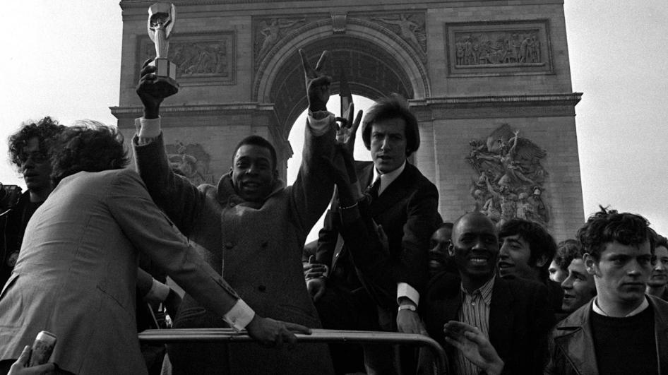 巴西传奇后卫去世,巴西球王贝利个人资料简介