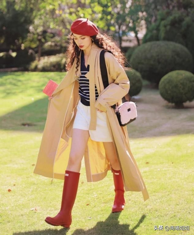 杨幂同款香奈儿雨靴,杨幂丁程鑫雨靴