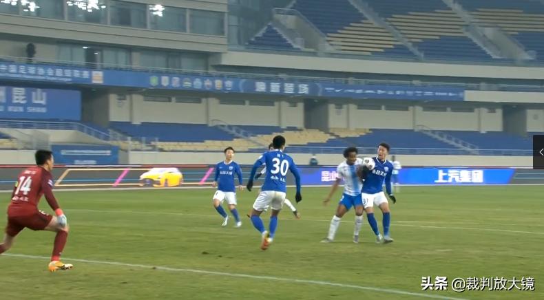 「案例解读」中超第22轮天津vs沧州，大连vs青岛比赛争议判罚解读