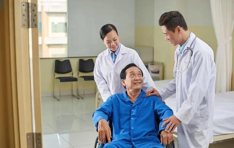 老年脑梗塞患需要心理抚慰，抑郁情绪对治疗和康复不利