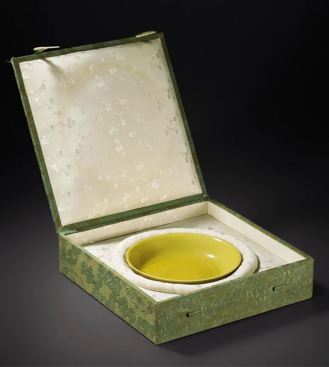 康熙官窑瓷器精品拍卖,康熙御制珐琅珍器